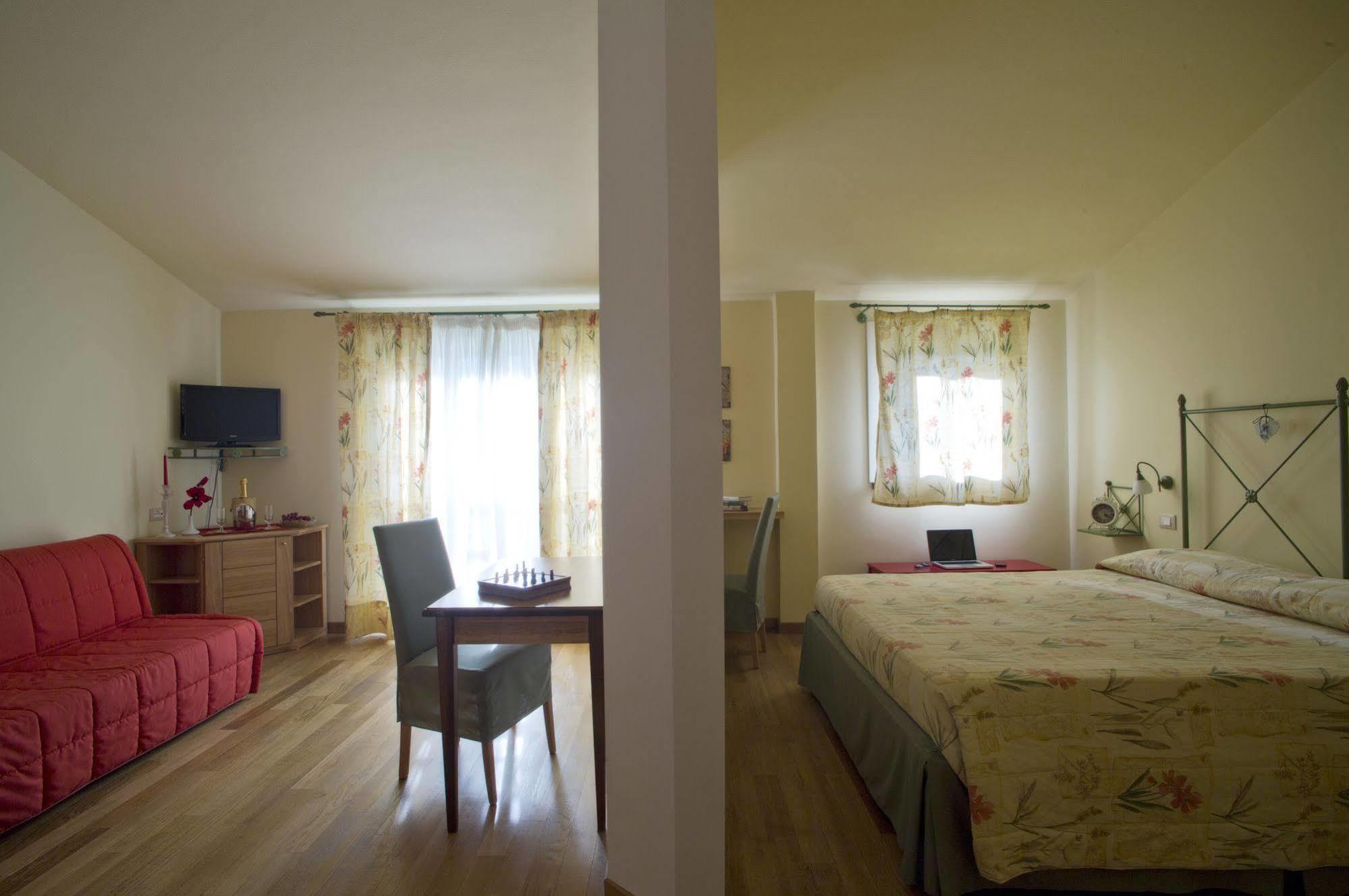 Cà Del Moro Resort Pontremoli Extérieur photo